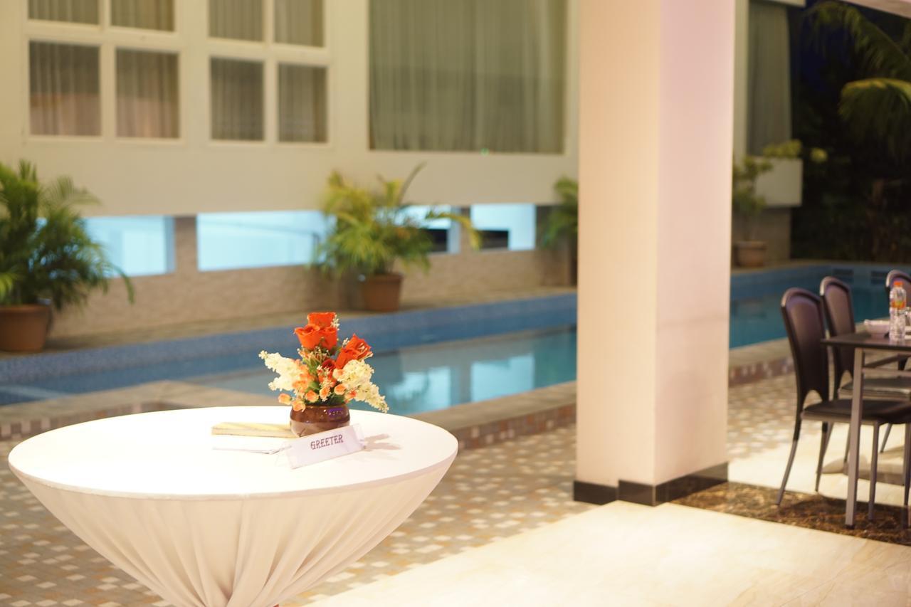 Grand Vilia Hotel Langgur Exterior foto