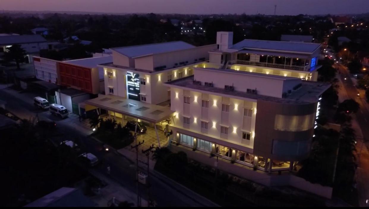 Grand Vilia Hotel Langgur Exterior foto